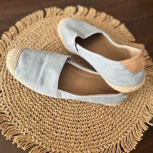 Sperry's casual light blue, size 8 used in very good condition